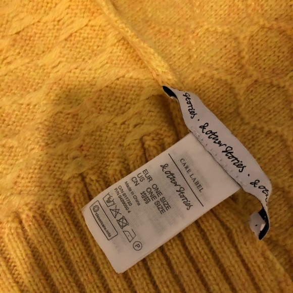 Bright Yellow winter scarf ! - Picture 1 of 6